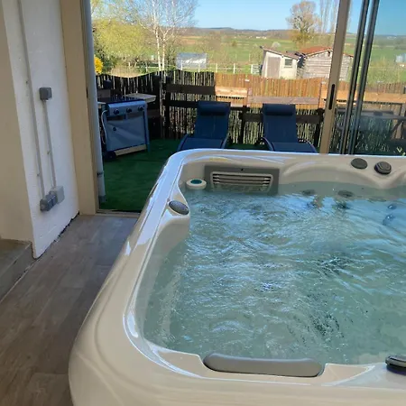 Holiday home Maison De La Tranquillite 12 Personnes Maxi Avec Doncieres